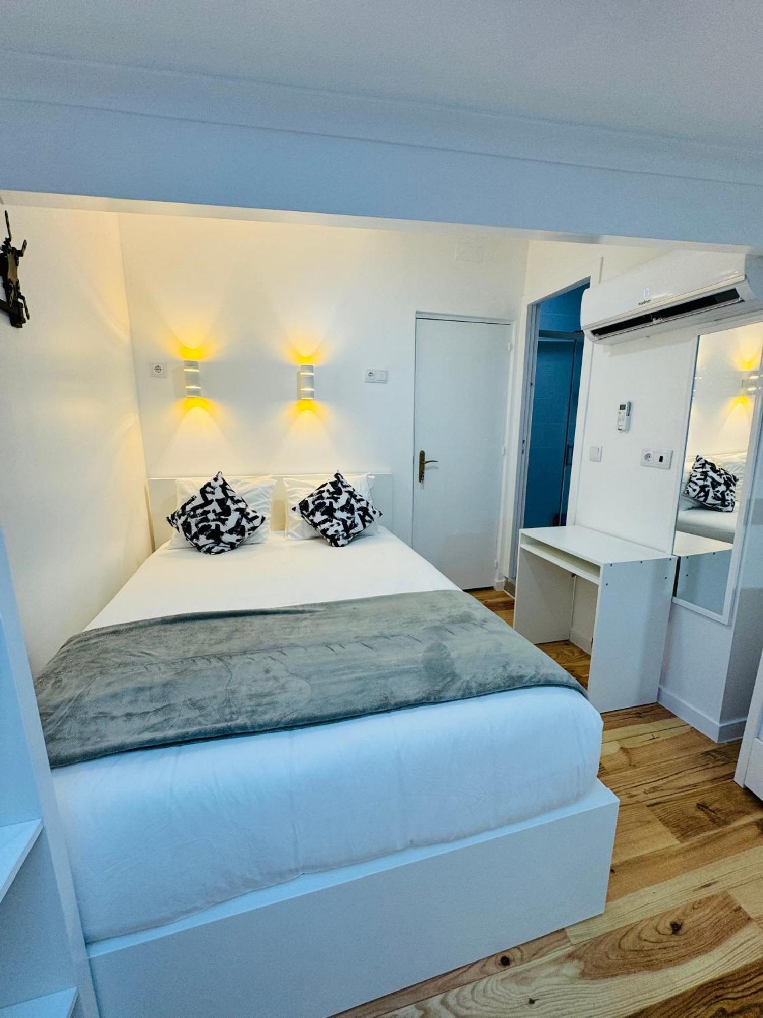 Séjour chez l'habitant Alfama - *