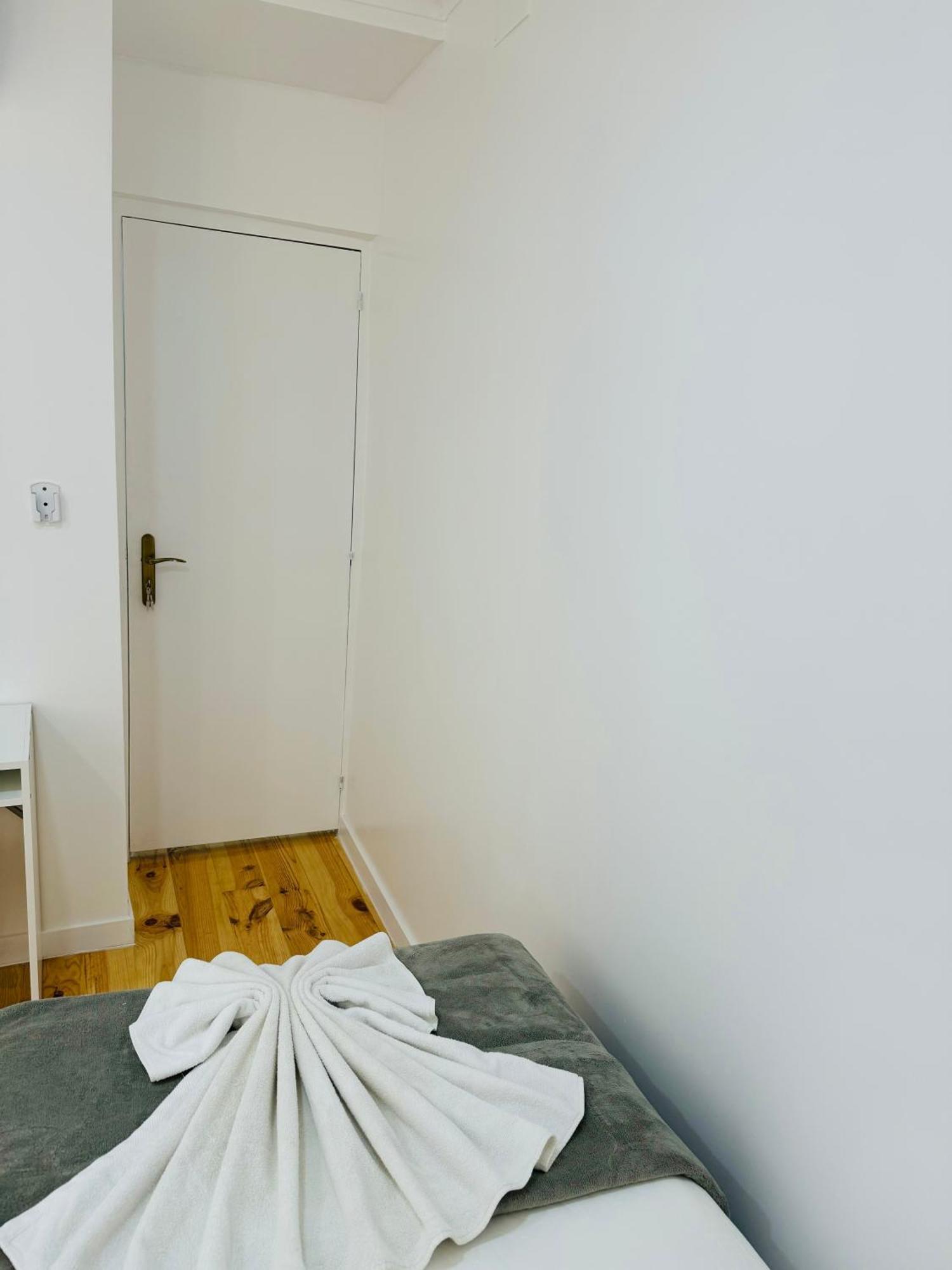 Séjour chez l'habitant Alfama - *